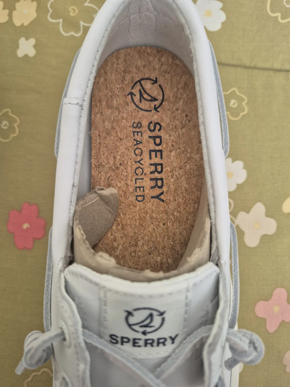 Sperry White Leather Men’s Boat Shoes with Gum Outsole